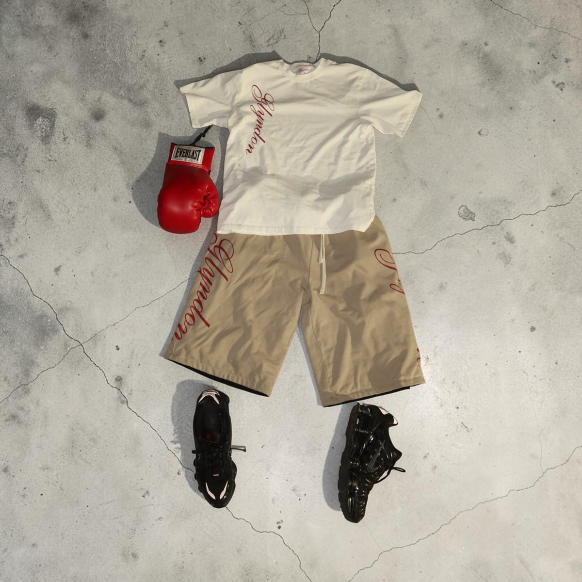 Cursive Tee & Reversible 3/4 Sweat Short